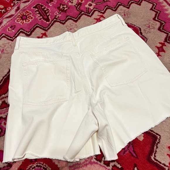 NWT Size 33 Ivory J.Crew Factory Denim Shorts - Picture 3 of 3